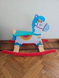 Cavallo a Dondolo in Legno