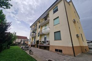 4 LOCALI A RODIGO