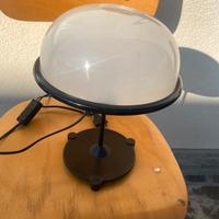 Splendida lampada da tavolo ‘80 design italiano