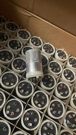 Stock n.700 Condensatori elettrolitici