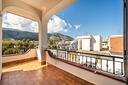 6-vani-250-mq-con-terrazzo-sovrastante