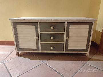 Mobiletti, attaccapanni e Stand Chicco