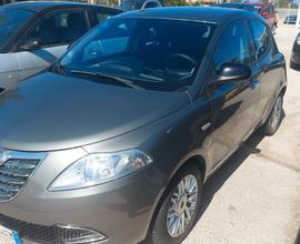 Lancia Ypsilon 1.2 69 CV 5 porte S&S Silver