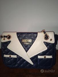 Borsetta trapuntata modello Moschino 