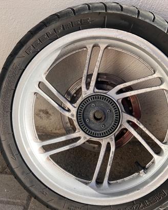 Cerchi e gomme sh 300
