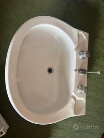 gratis bidet e lavandino in ceramica bianca