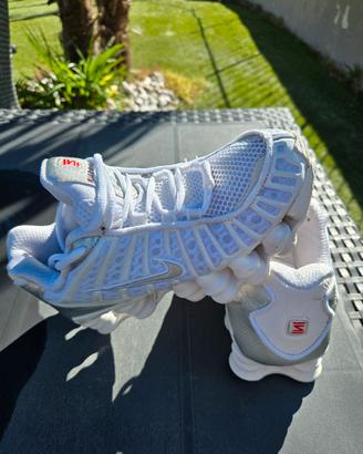 NIKE AIR SHOX