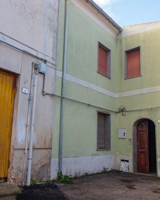 Florinas Trivano con cortile