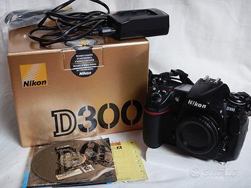Nikon D300 + Scatola Originale + CF Card 2GB