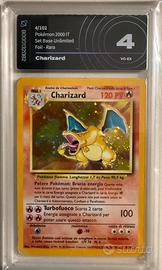 Carta pokemon Charizard gradato 4
