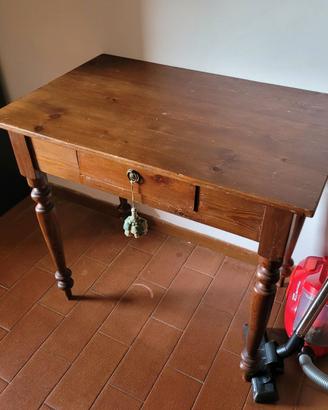 Tavolino in legno