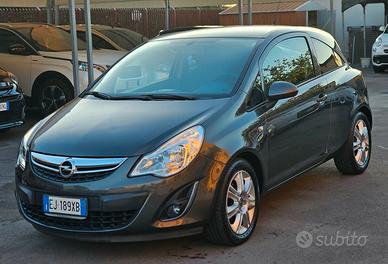 Opel Corsa 1.2 5 porte Club