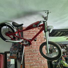 rara bici della West choppers