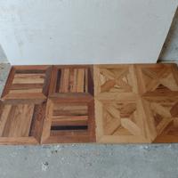 Vecchie quadrotte in legno vecchio/antico