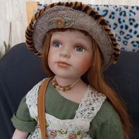 Bambola di porcellana vintage da collezione