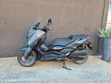 Yamaha X-Max 300 TECH MAX