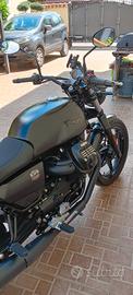 Moto Guzzi v7 Stone 850cc. nero