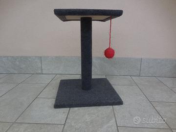 tiragraffi giocattolo per gatti