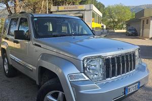 jeep fuoristrada 2.8 cherokee con gancio traino 