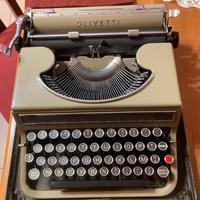 Macchina da scrivere Olivetti Studio 42