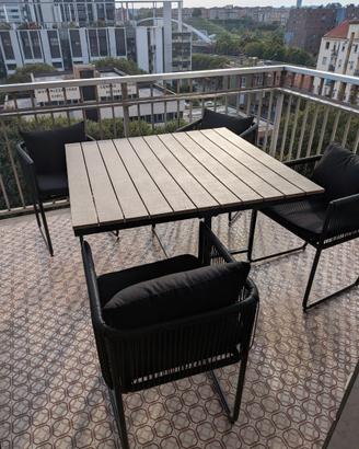 Set da esterno tavolo 110x110 +4 sedie con cuscino
