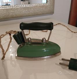 Ferro da stiro Neowatt Anni 50