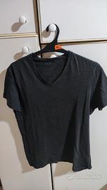 T-shirt uomo nera collo a V Tezenis