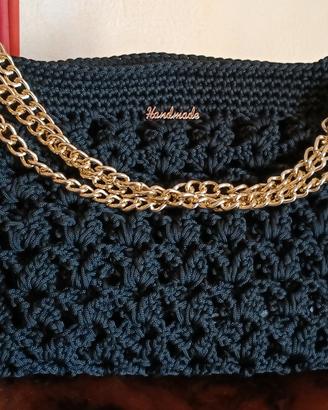 Elegante borsa nera fatta a mano