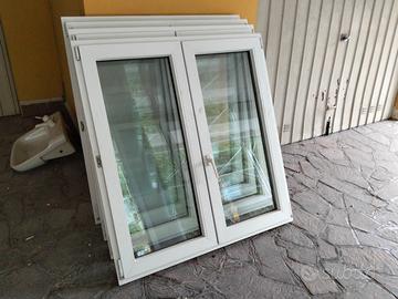 serie di serramenti in PVC doppio vetro 