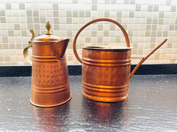 Set in rame martellato - innaffiatoio e brocca