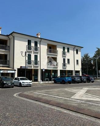NEGOZIO A FONTE