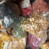 Grande raccolta di materiale per costruire collane
