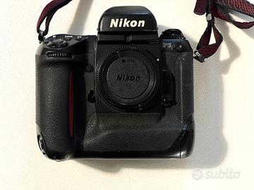 Reflex analogica Nikon F5 - corpo