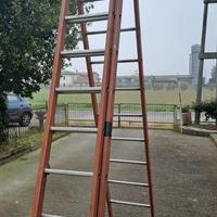 Scala in vetroresina e allumino