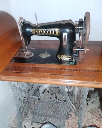 macchina da cucire Necchi