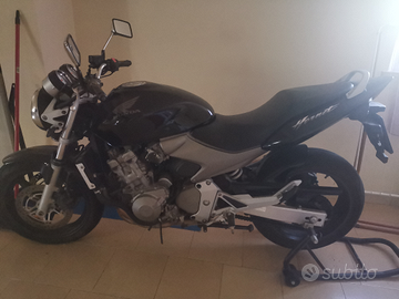 Moto Honda ornet 600