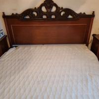 letto matrimoniale con 2 comodini 