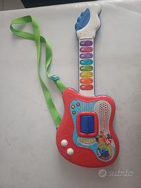 Chitarra giocattolo Clementoni