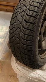 4 Gomme invernali 185 60 14 Pirelli