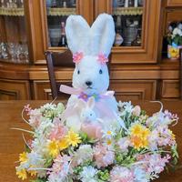 Centrotavola pasquale con coniglietti