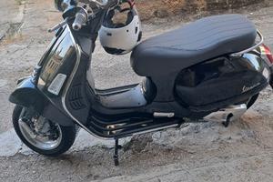 Piaggio Vespa 300 GTS