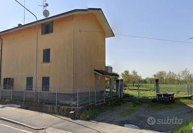 Immobile in asta di 274 m² con più di 5 locali a F