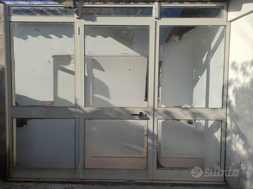 Vetrata in buone condizioni