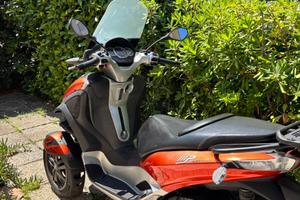 Piaggio MP3 300 LT