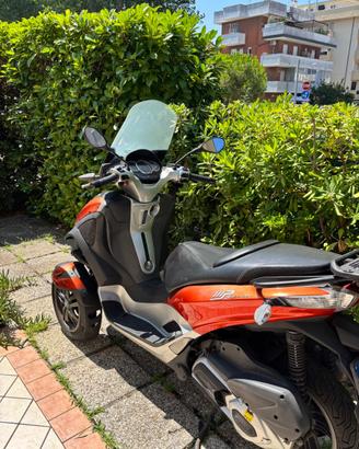 Piaggio MP3 300 LT