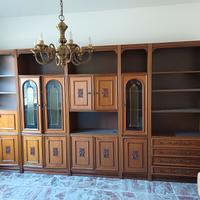 Dono questi mobili a chi li ritira