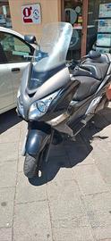 Scooter honda Sw-t400