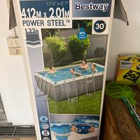Piscina  Bestway più pompa a sabbia