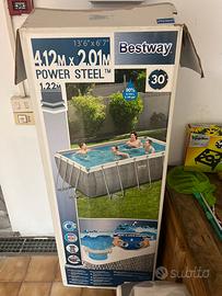 Piscina  Bestway più pompa a sabbia