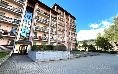 CINQUE LOCALI IN VIA CROIX NOIRE